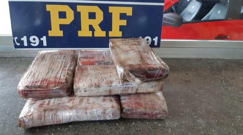 Motorista é flagrado com mais de 7 kg de cocaína