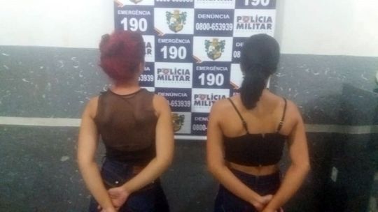 Irmãs são presas comprando roupa com dinheiro falso no interior 