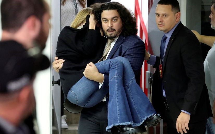 Advogado de Najila diz que pode deixar caso se ela não mostrar vídeo completo