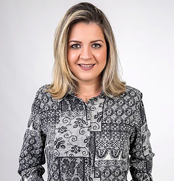 Com quem você se identifica: a barata ou o elefante?