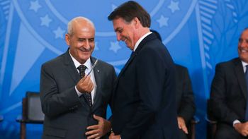 Toma posse ministro da Secretaria de Governo