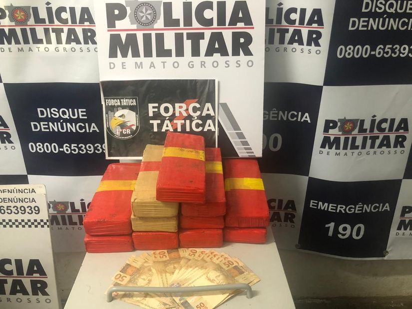 Denúncia leva Força Tática a interceptar traficante com 11 tabletes de maconha 