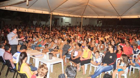 Famílias pré-selecionadas do Dona Neuma lotam departamento de Habitação  