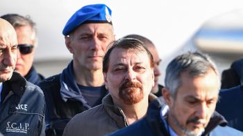 Battisti ficará em isolamento por um ano em prisão na Sardenha