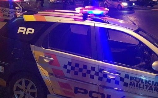Homem é preso por molestar e tirar fotos de seio de jovem dentro de ônibus 