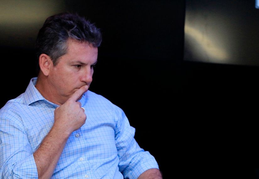 Pesquisa que define futuro de Mauro Mendes sai, mas novela segue até agosto