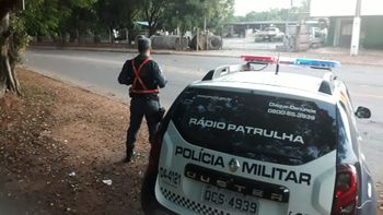 Homem é preso após estuprar menino de 13 anos em estabelecimento comercial