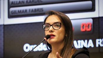 Deputada mais votada, Riva pode entrar na briga por comando da AL