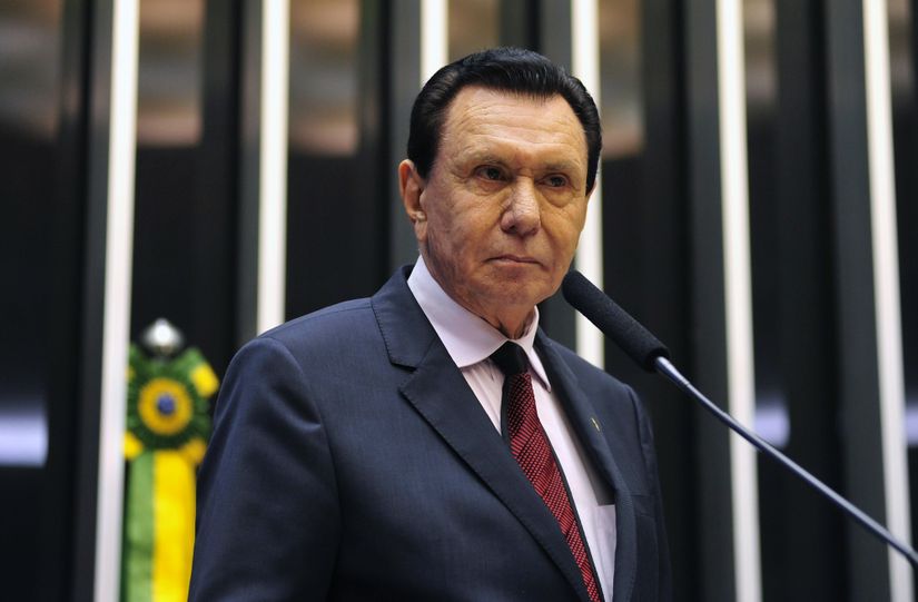 Parlamentares de MT que votarão o Refis devem R$ 548 mil
