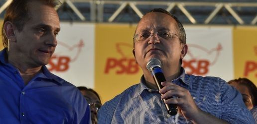 Na capital, Taques pede votos para Wilson e ataca “aventureiros”