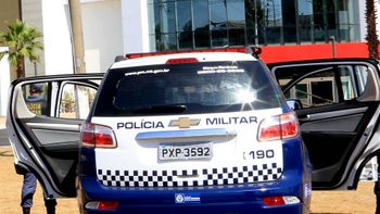Bandidos arrombam caixa eletrônico e fogem após troca de tiros com a polícia
