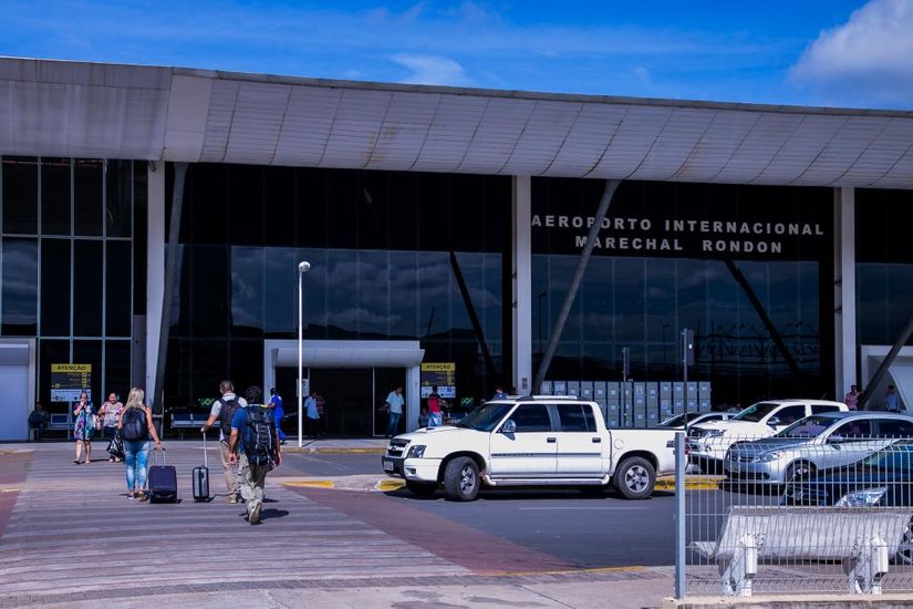 Governos federal e estadual assinam contrato de concessão de quatro aeroportos de MT