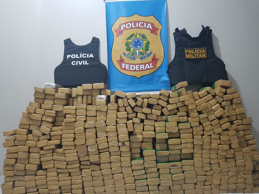 Ação conjunta intercepta carregamento de 365 Kg de maconha na BR-163