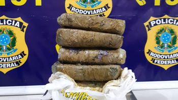 Dupla é flagrada transportando cocaína e acaba presa pela PRF na BR-364
