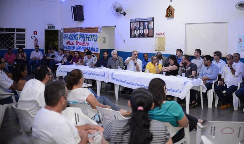 Pátio e secretários atendem demandas do Sagrada Família