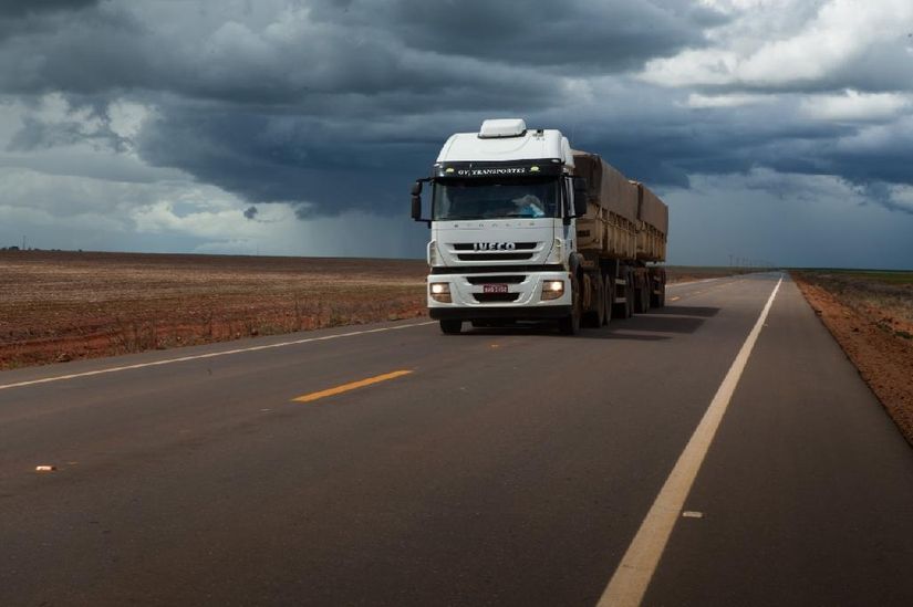 MT fará concessão de 233 km de rodovias que escoam produção agrícola