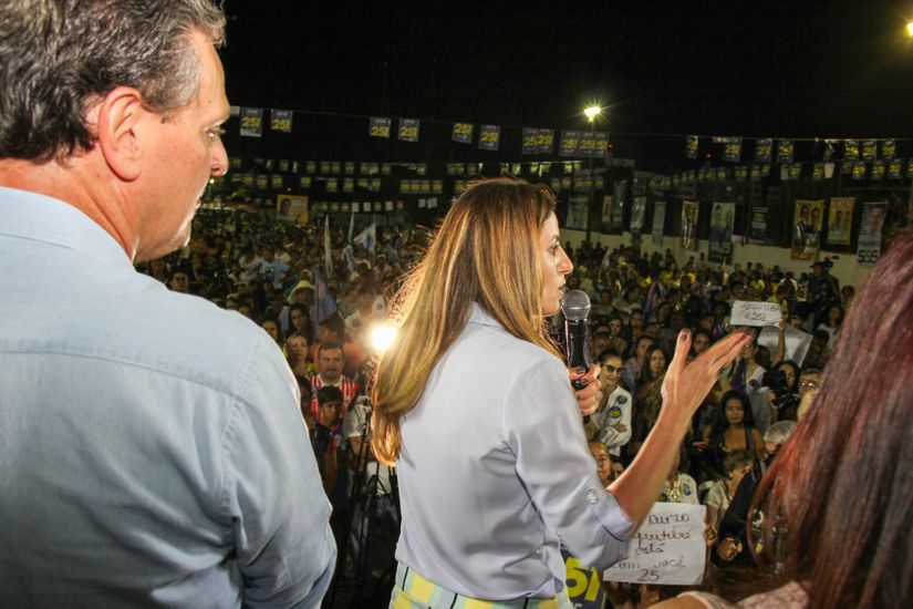 Esposas de candidatos mostram força e reúnem cinco mil mulheres em encontro