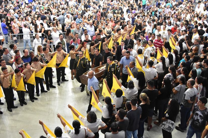 Adolescente se apresenta, nega participação em massacre e é liberado