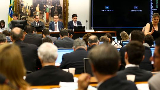 Comissão aprova texto-base da reforma da Previdência