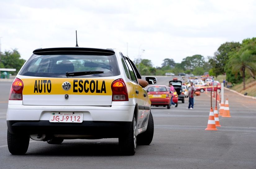 Projeto cria exame nacional para instrutores e examinadores de trânsito