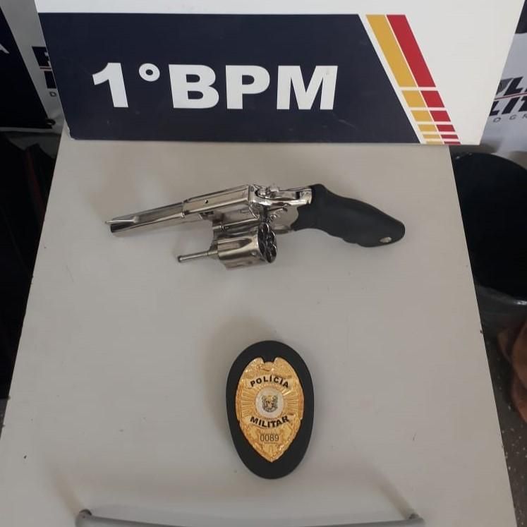 Senhora é flagrada em hipermercado com revólver na bolsa