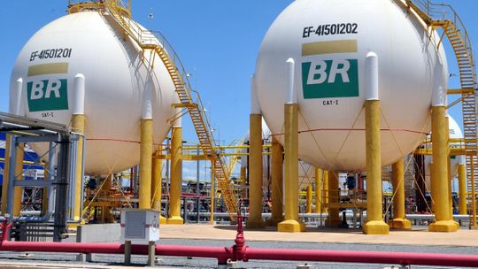 Petrobras aumenta preço da gasolina em 2,25% nas refinarias