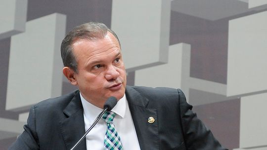 Fagundes desiste de Ministério de olho na briga contra Taques
