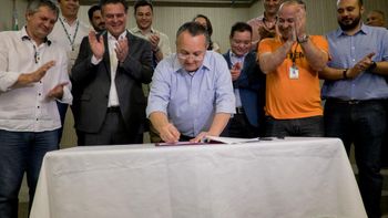 Governador assina projeto de lei que reestrutura carreira dos servidores do meio ambiente