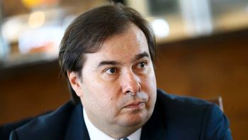 Maia vai decidir sobre CPI do vazamento de óleo até segunda-feira