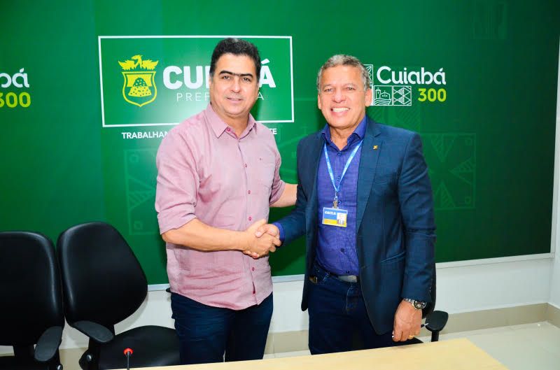 Prefeito assina Termo Aditivo para conclusão e entrega dos Residenciais Nico Baracat II e III