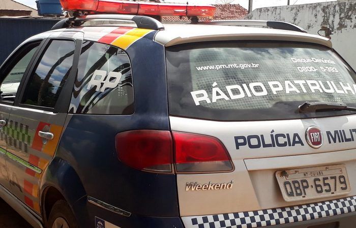 Criminosos invadem casa na madrugada, esperam vítimas acordar e efetuam roubo