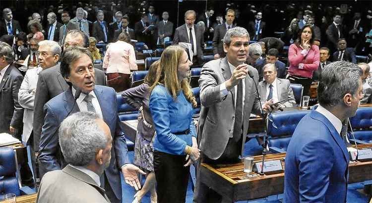 Com aprovação da PEC do teto dos gastos, governo quer reduzir o pessimismo