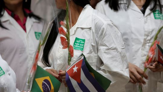 Inscritos no Mais Médicos devem se apresentar até hoje aos municípios