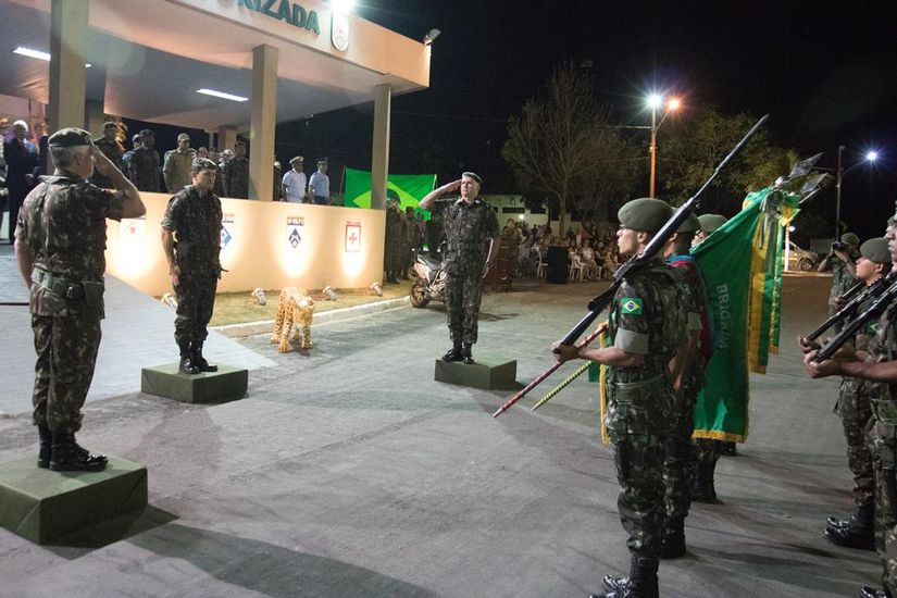 Solenidade marca troca de comando do Exército 