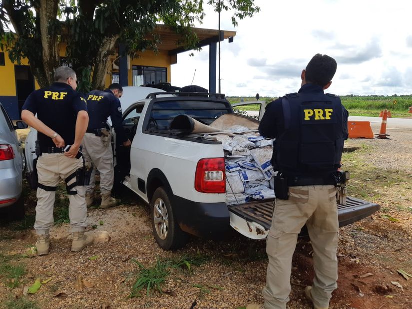 Motorista é flagrado com carga irregular de agrotóxico avaliada em R$ 216 mil