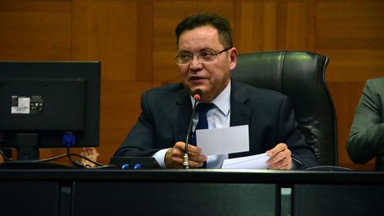 Botelho diz ser candidato único a presidência da AL