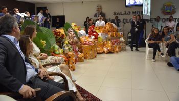 Brinquedos e eletrodomésticos arrecadados pela primeira-dama vão beneficiar crianças internadas 