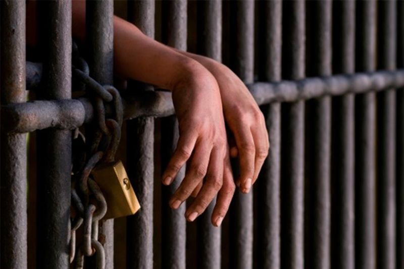 Mulheres são detidas ao tentarem entrar com entorpecentes em unidade prisional