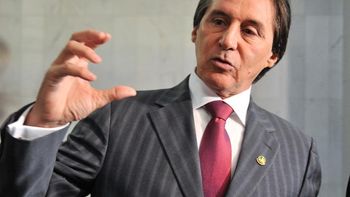 Eunício determina que todas as PECs parem de tramitar no Senado