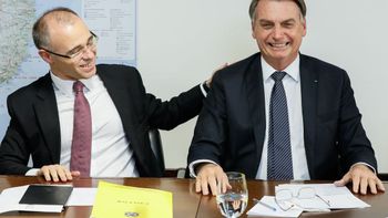 Bolsonaro retira sigilo bancário de operações com recursos públicos