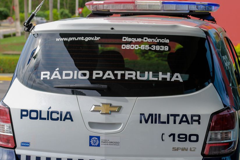 Jovem é esfaqueado no tórax em conveniência de posto em MT