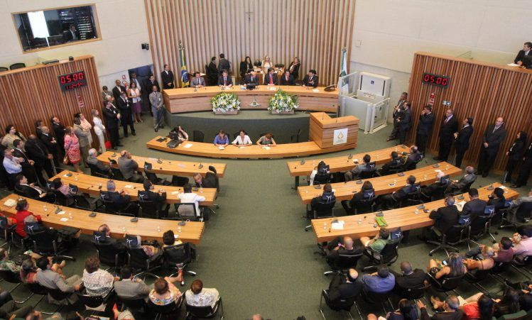 Câmara Legislativa aprova aumento de IPTU e o orçamento para 2017