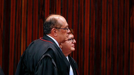 TSE rejeita mais uma questão preliminar; julgamento será retomado amanhã às 9h