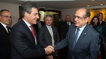 Beto Richa deixa prisão no Paraná