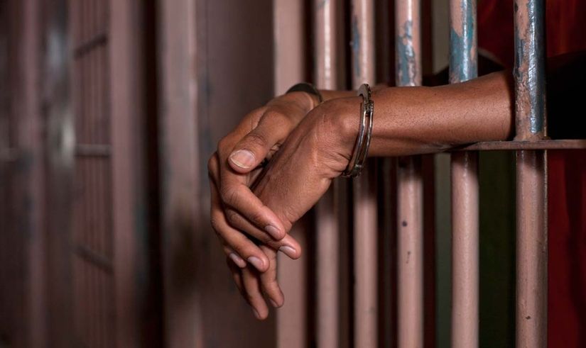 Homem confessa que matou vítima com picareta