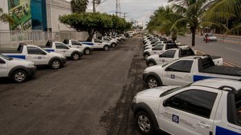 Governo entrega novos veículos para unidades do Indea