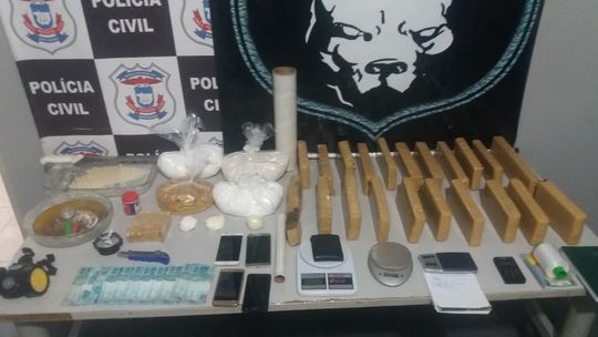 Ponto de vendas de drogas é fechado e 22 tabletes de maconha são apreendidos