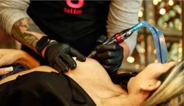 Projeto oferece tatuagem de aréola em mulheres que tiraram a mama