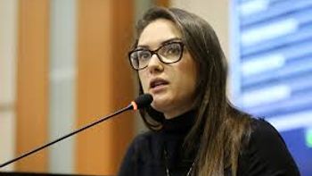 Janaina manifesta apoio a esporte que pode causar maus tratos a animais 