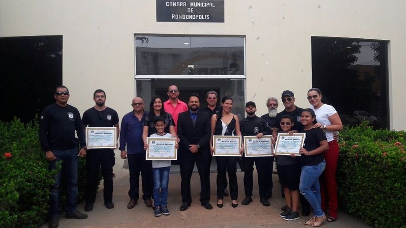 Policiais de delegacias de Rondonópolis recebem homenagens